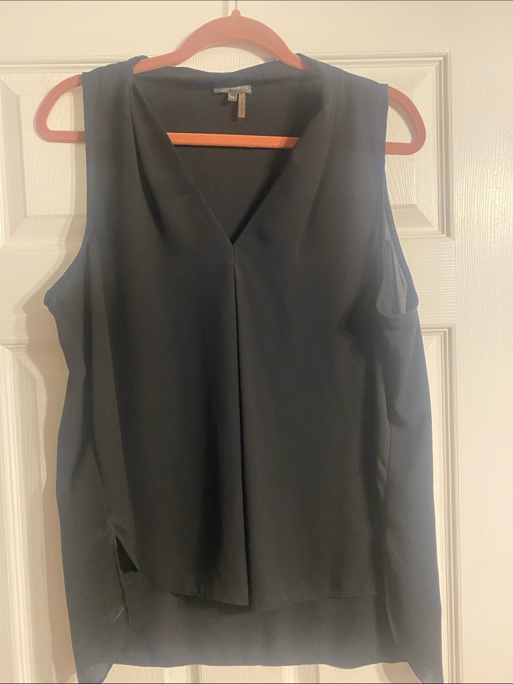 Vince Camuto Black Sleeveless V-Neck Camisole